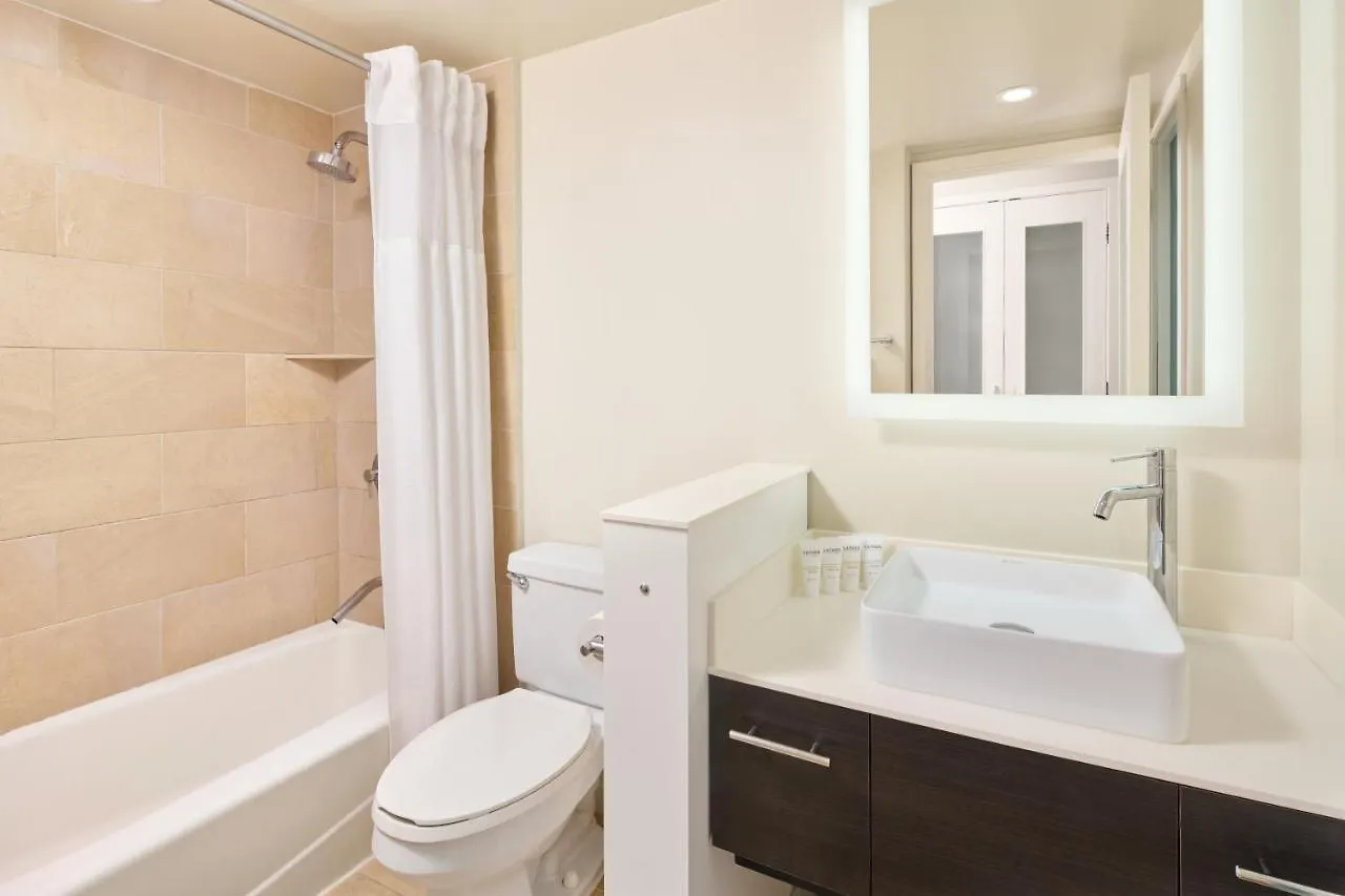 Hotel Renew Honolulu