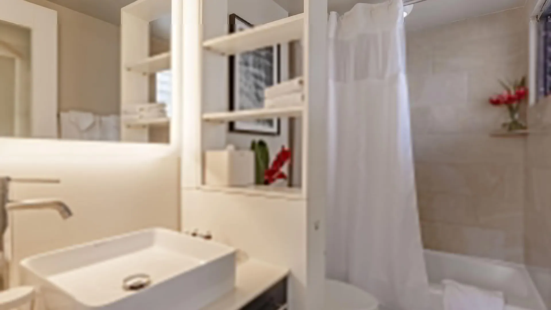 Hotel Renew Honolulu